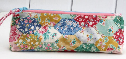 HUGS N KISSES HONEY VALLIS PATTERN