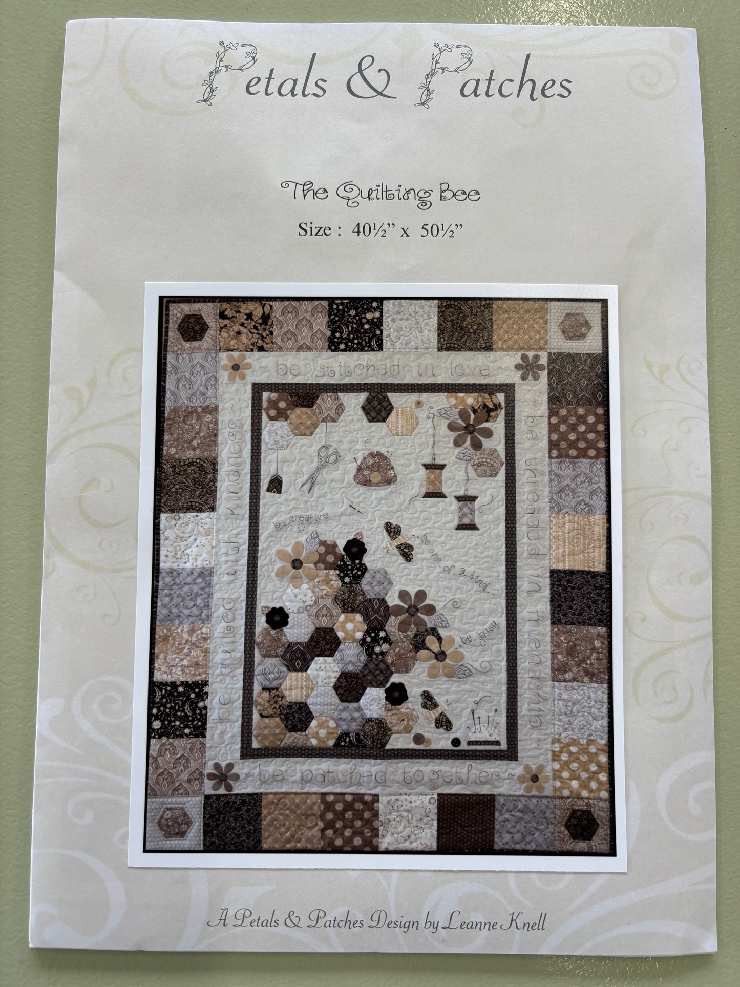 THE QUILTING BEE QUILT PATTERN